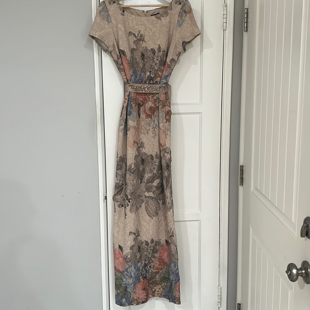 Adrianna Papell Matelasse Column gown size 8